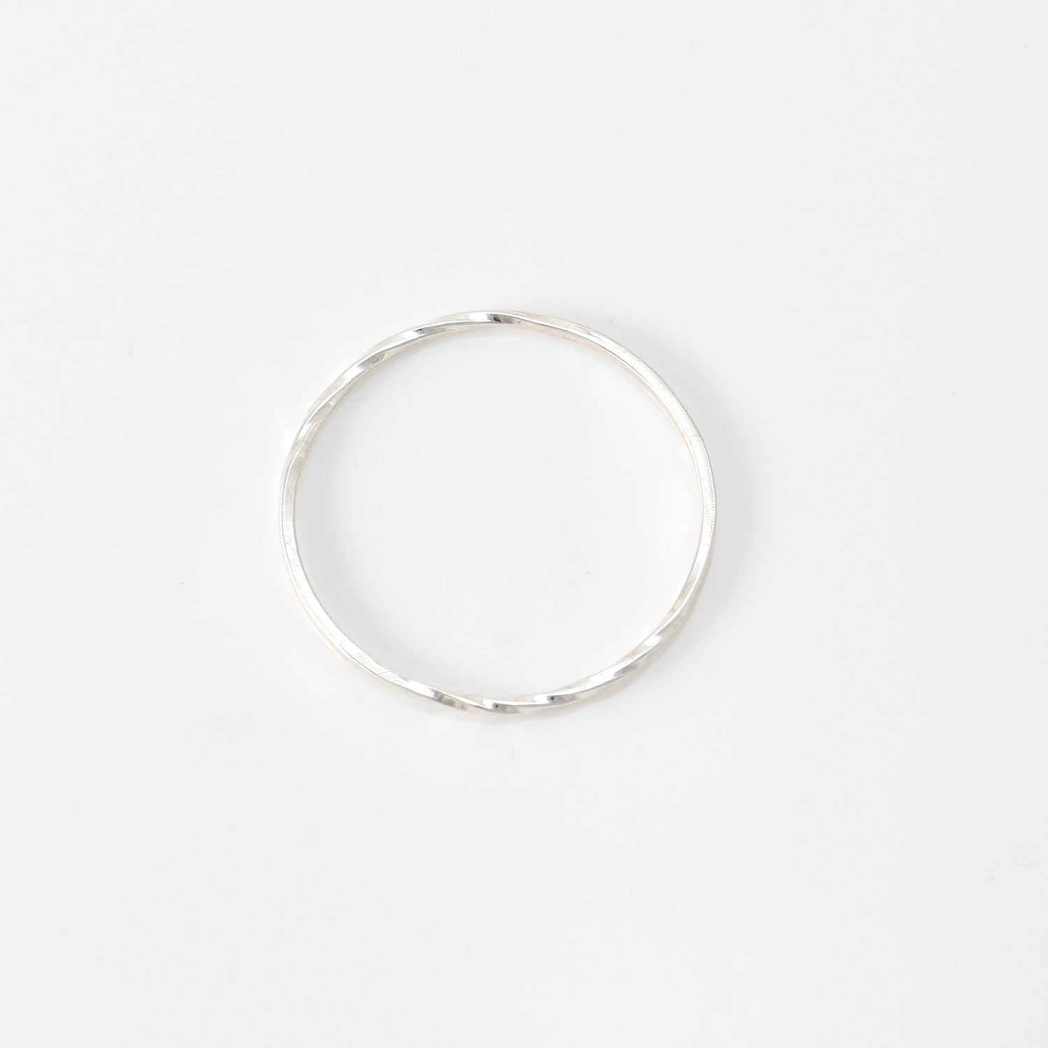 Simply Rings