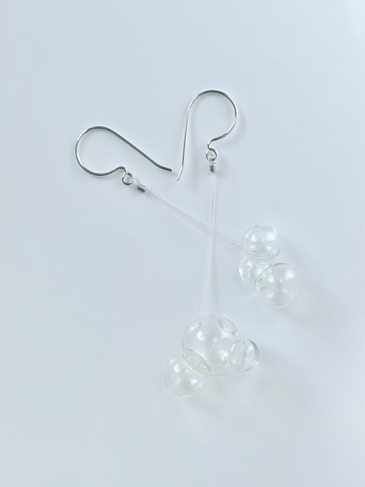 Floating Bubbly Clusters